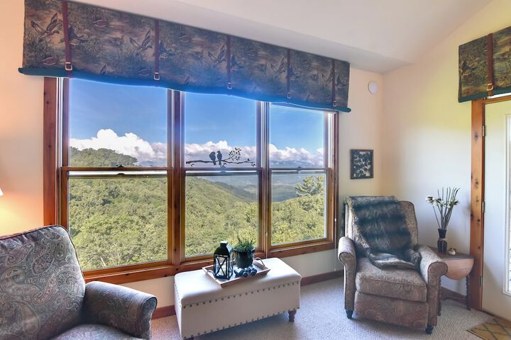 Scenic Views & Trail Access! Blue Ridge Mtns Condo