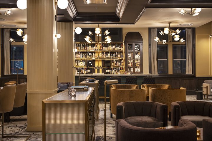 Lounge 80 of 85