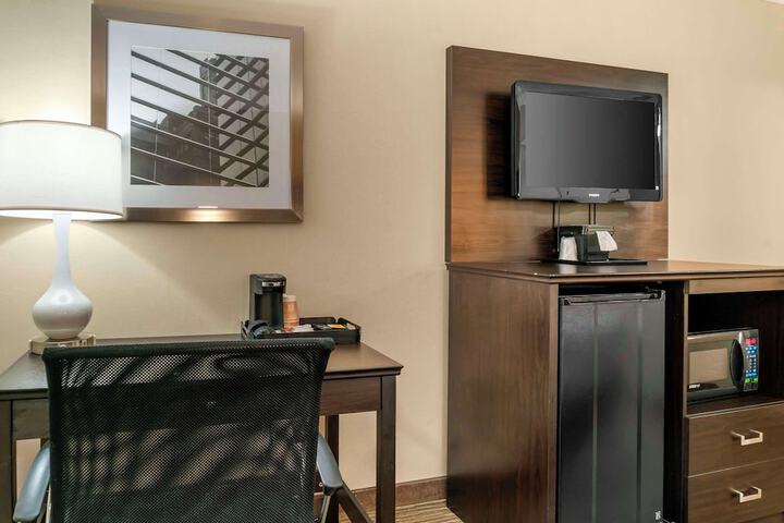 Room 34 of 42