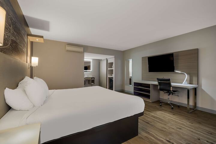 Best Western Diamond Bar Hotel & Suites
