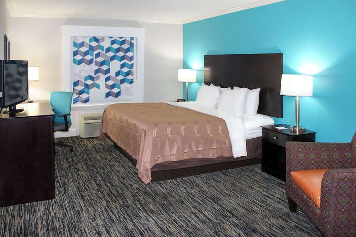 Room 12 of 32
