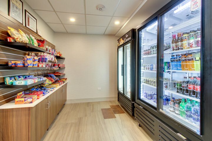 Holiday Inn Express & Suites Aurora - Naperville by IHG