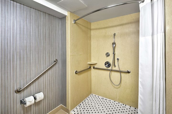 Room 6 of 42
