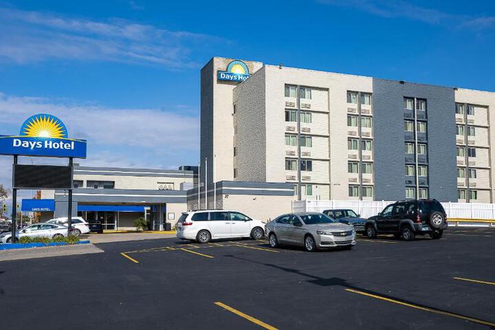 Days Hotel & Conference Center by Wyndham Danville