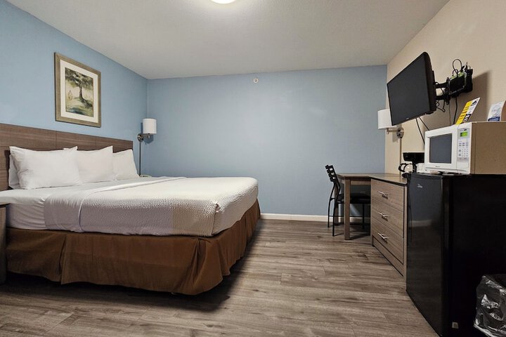 Room 11 of 40