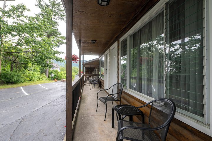 Scottys Lakeside Resort