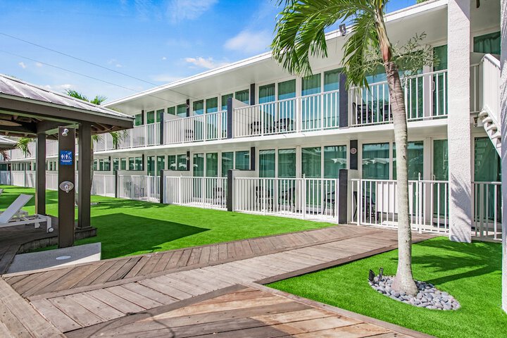 Casey Key Resorts - Mainland