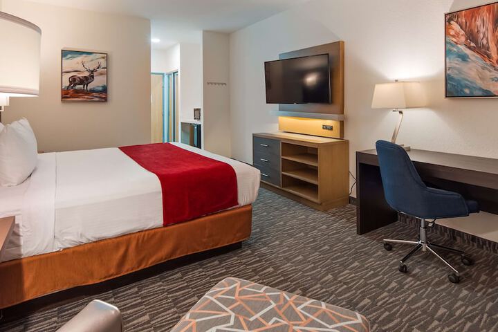 Room 9 of 31