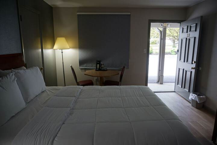 Room 31 of 65