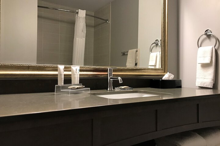 Room 11 of 30