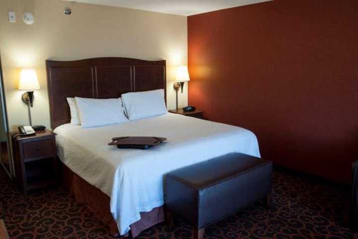 Hampton Inn & Suites Watertown