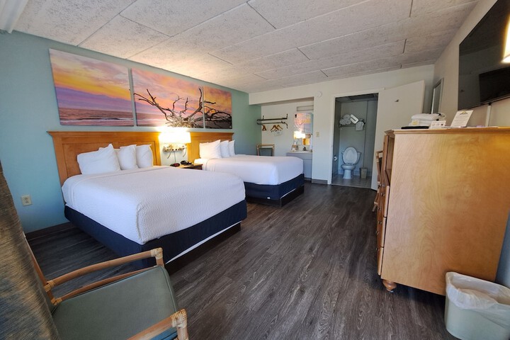Days Inn & Suites by Wyndham Jekyll Island