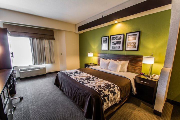 Room 27 of 41