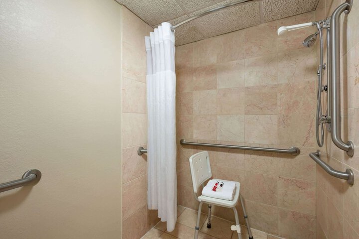 Room 13 of 24