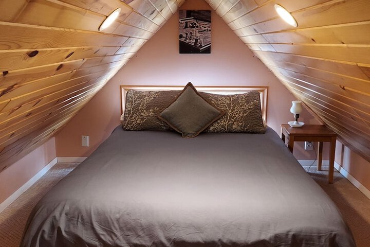 Room 33 of 47