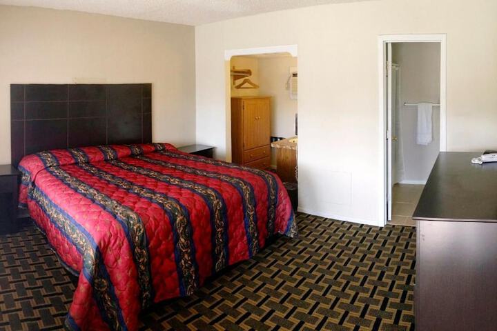 Room 15 of 32