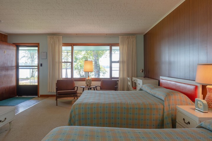 Room 35 of 43