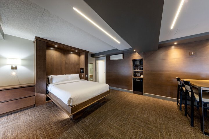 Room 81 of 137