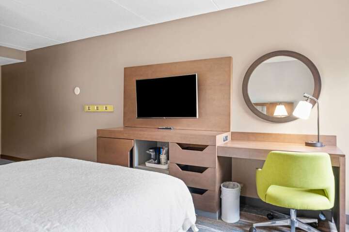 Room 4 of 35