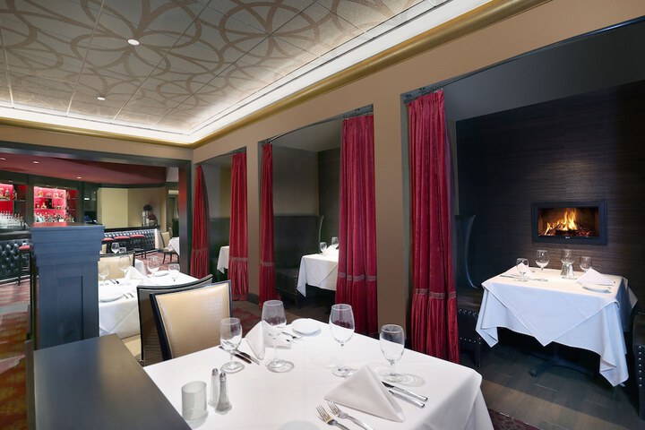Dining 69 of 76