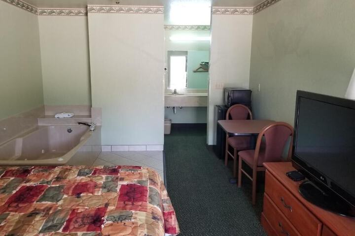 Room 16 of 27