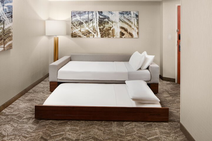 Room 18 of 42