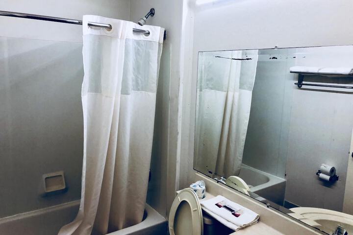 Room 17 of 26