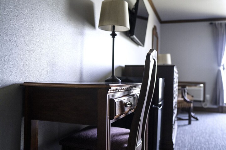 Room 70 of 146