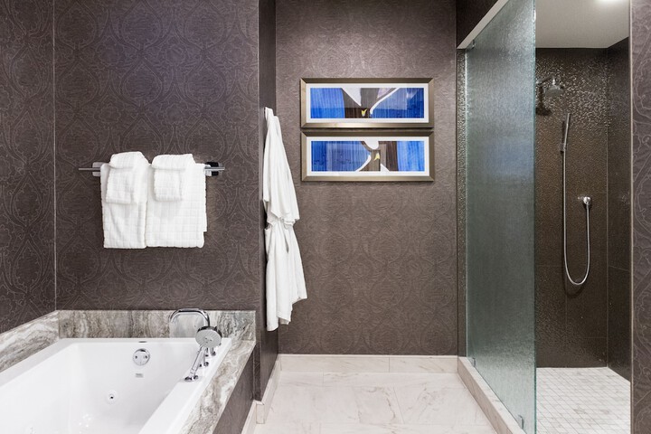 Room 21 of 43