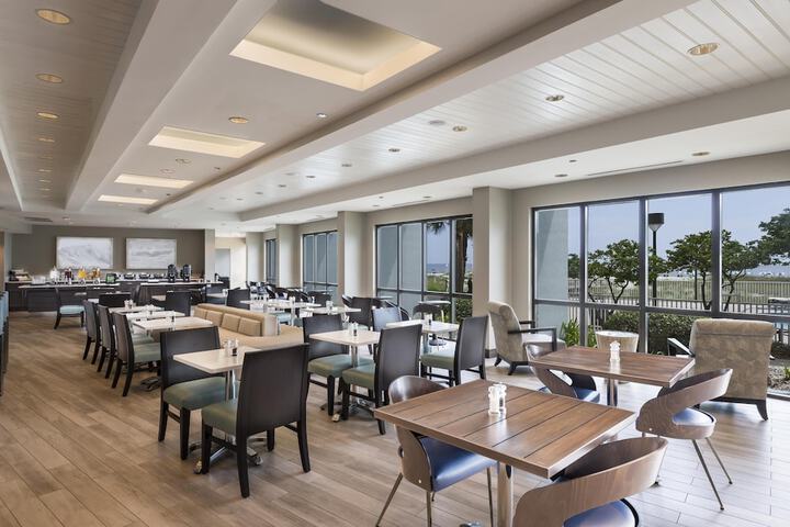 Island House Hotel Orange Beach - a DoubleTree by Hilton