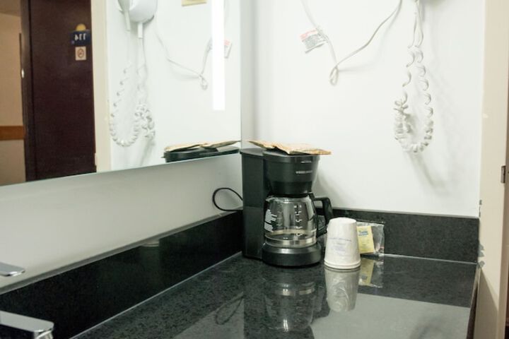 Room 15 of 27