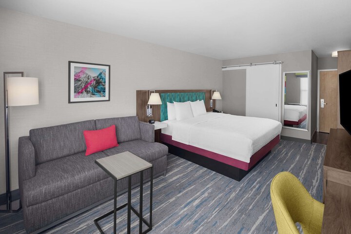 Room 33 of 50