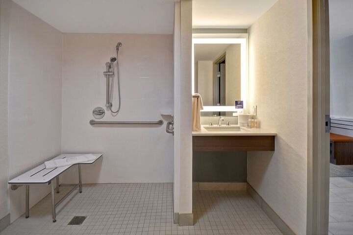 Room 18 of 52