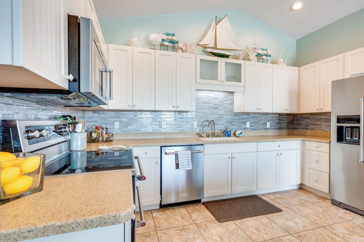 Steps to Beach: Home w / Sunset Views in Cedar Key!