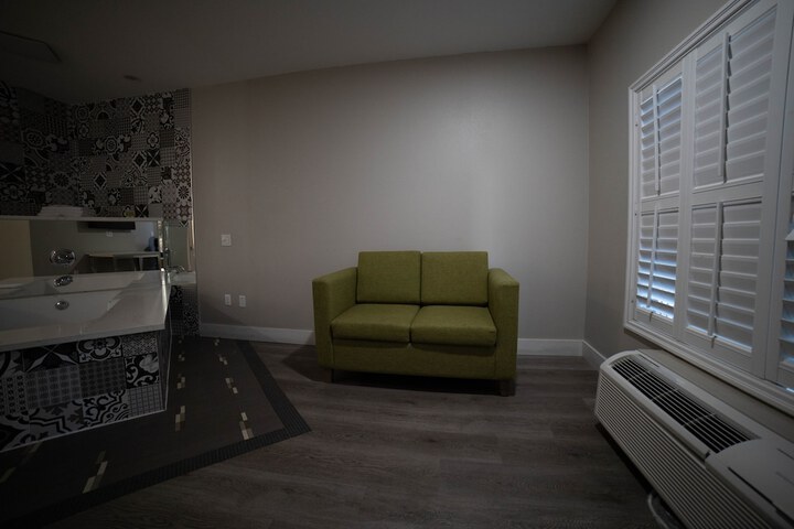 Room 34 of 67