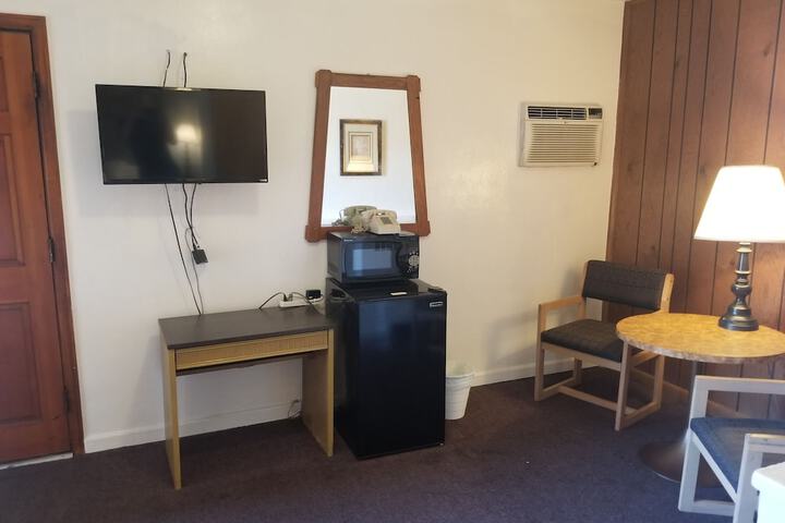 Room 6 of 19