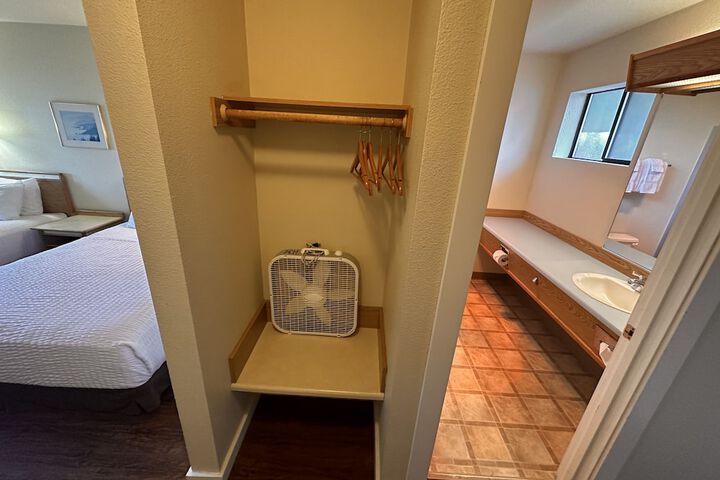 Room 74 of 181