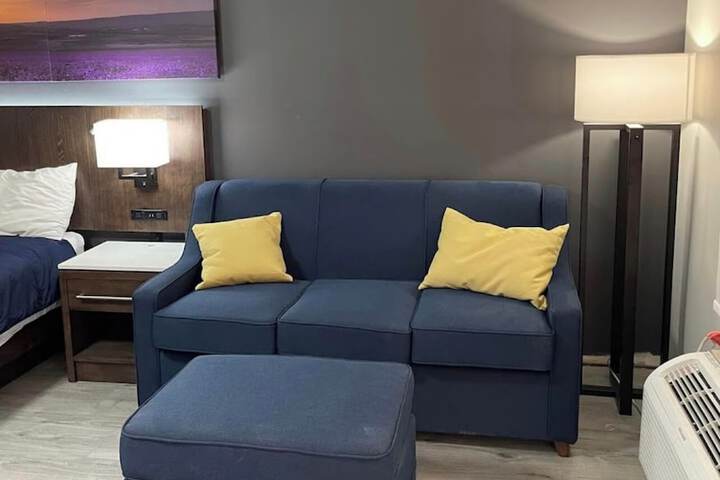 Luxor Inn & Suites a Travelodge by Wyndham