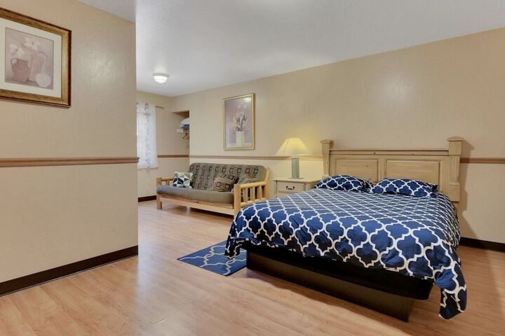 Room 14 of 28