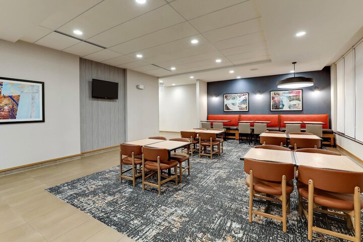 Hyatt Place St. Louis / Chesterfield