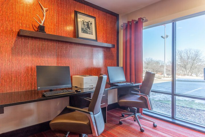 Business Center 25 of 25