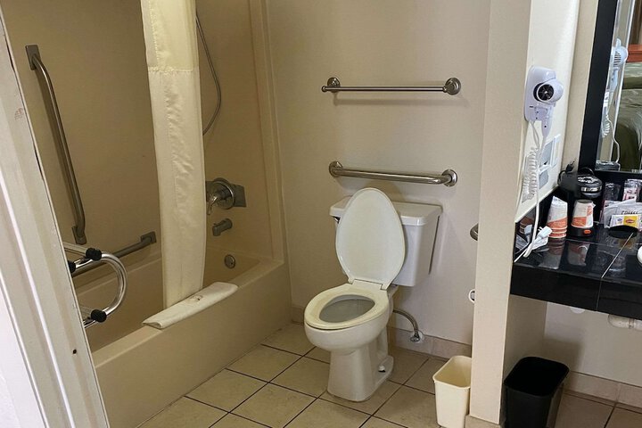 Room 21 of 24