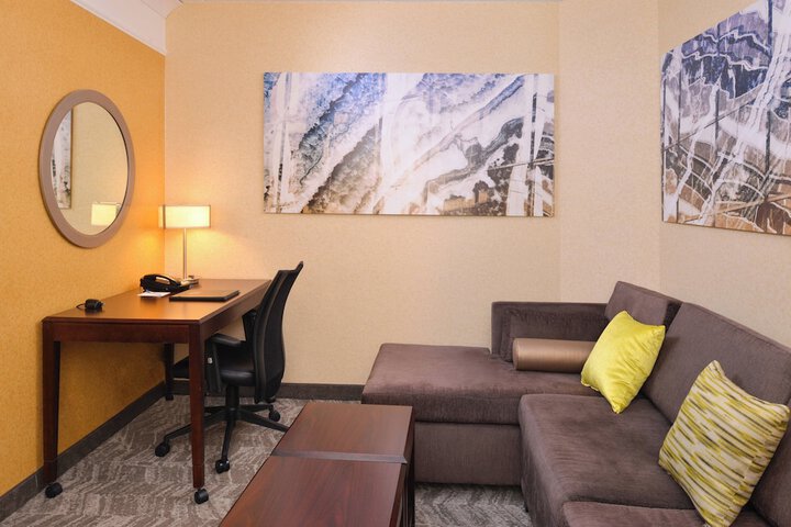 Room 11 of 27