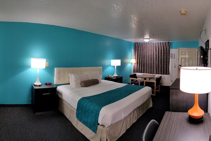 Howard Johnson by Wyndham Holbrook