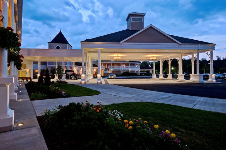 Saratoga Casino Hotel