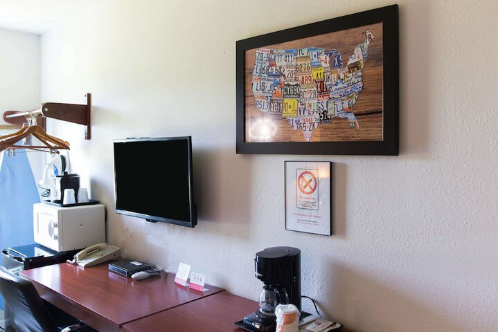 Room 9 of 17
