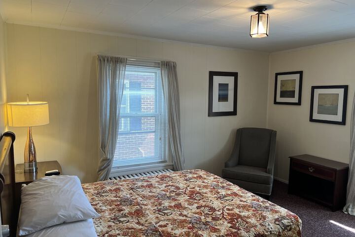 Room 21 of 76