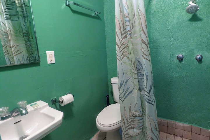 Room 203 of 286