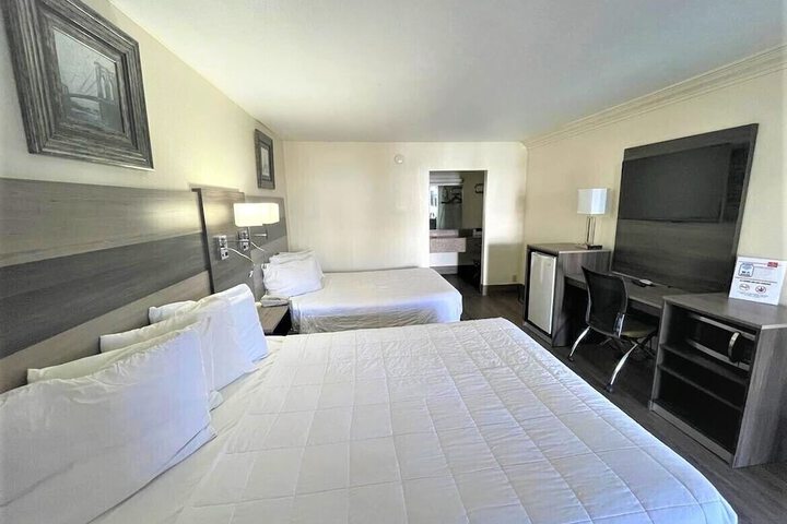 Room 25 of 57