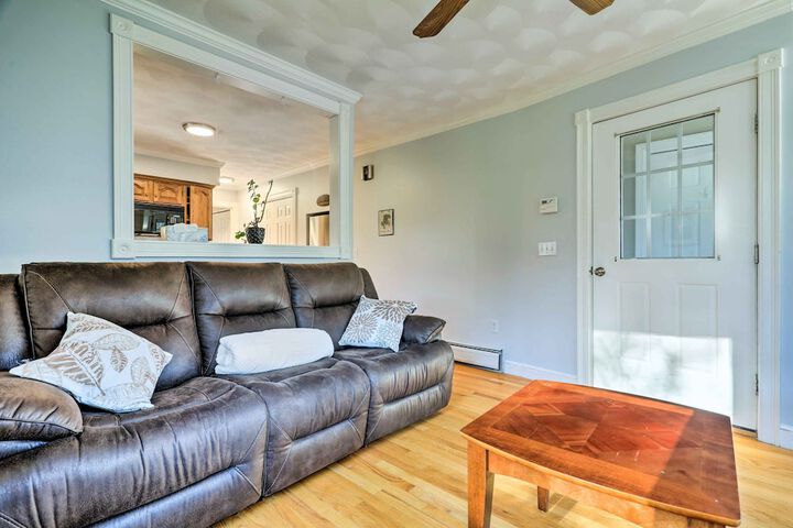 7 Mi to Downtown Providence: Quiet Apt in Seekonk